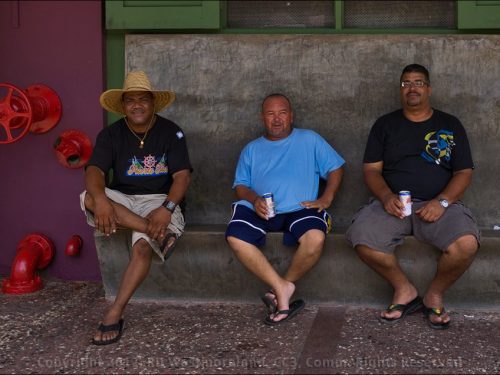 Friends in the shade, Santurce
