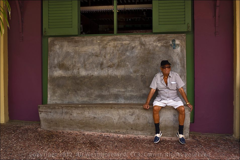 A Guy in the shade, Santurce